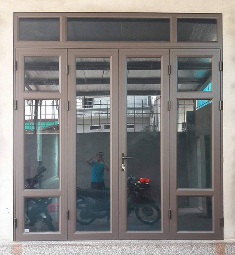 Mẫu cửa nhôm chia ô 4 cánh