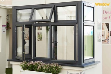 Tại sao nên lắp đặt cửa nhôm BossWindow trước mùa mưa bão?